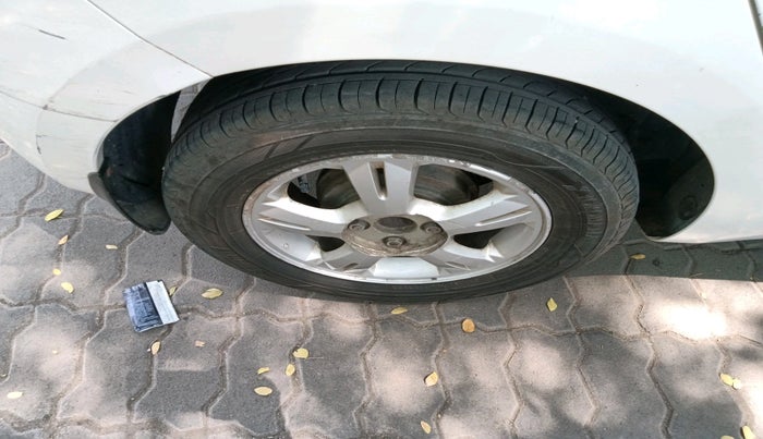 2011 Hyundai i20 SPORTZ (O) 1.2, Petrol, Manual, 1,07,838 km, tyre