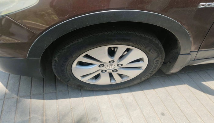 2015 Maruti S Cross ZETA 1.3, Diesel, Manual, 1,54,982 km, tyre