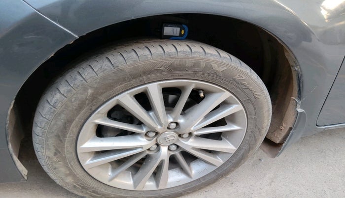 2016 Toyota Corolla Altis VL CVT PETROL, CNG, Automatic, 1,11,322 km, tyre