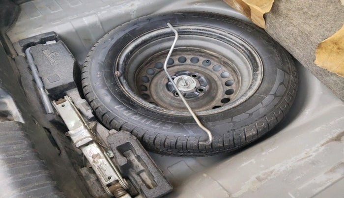 2013 Honda Amaze 1.2L I-VTEC S, Petrol, Manual, 1,43,623 km, tyre