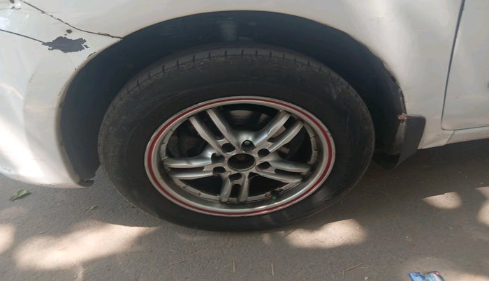 2017 Nissan Micra Active XL, CNG, Manual, 1,35,397 km, tyre