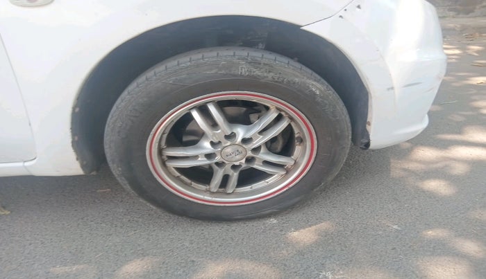 2017 Nissan Micra Active XL, CNG, Manual, 1,35,397 km, tyre