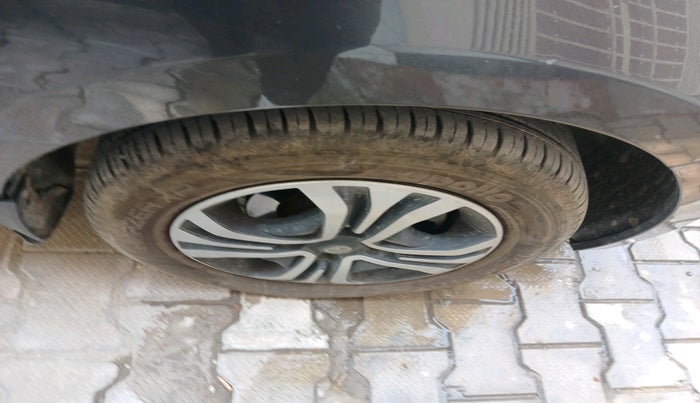 2024 Tata Tiago XT (O) PETROL, Petrol, Manual, 8,869 km, tyre