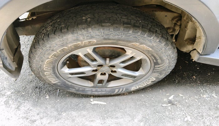 2023 Mahindra Thar LX HT PETROL 4WD MT, Petrol, Manual, 40,217 km, tyre