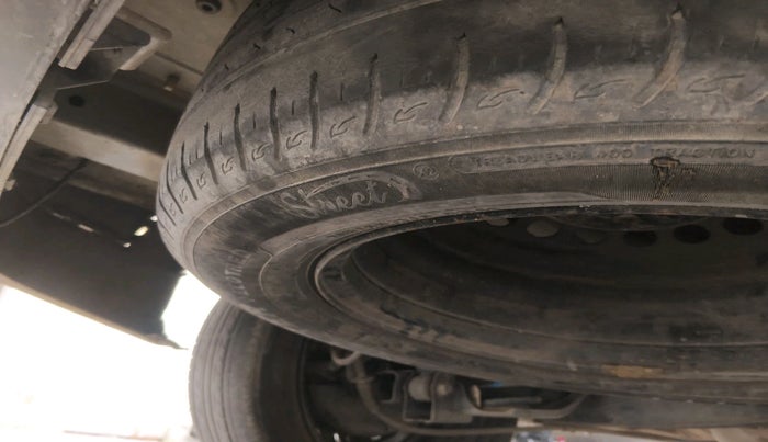 2022 KIA CARENS PRESTIGE 1.5 DIESEL 7 STR, Diesel, Manual, 1,61,556 km, tyre