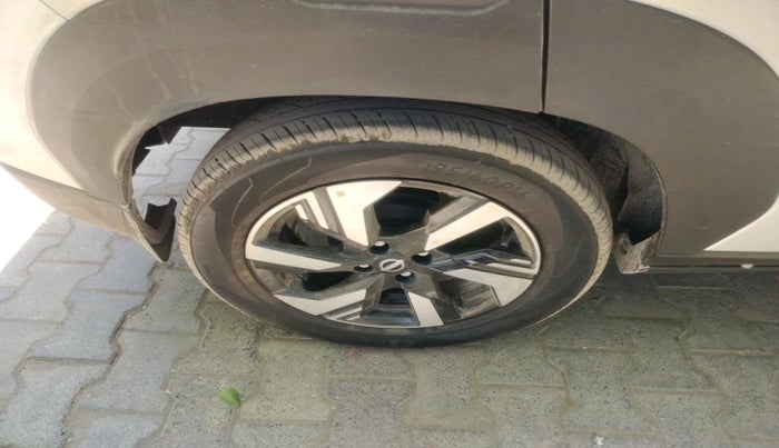 2025 Nissan MAGNITE Tekna B4D 1.0 Petrol AMT, Petrol, Automatic, 8,473 km, tyre
