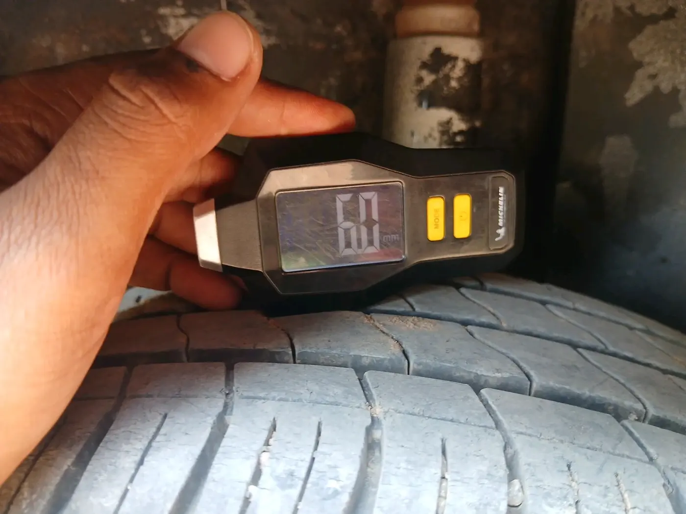 2022 Tata ALTROZ XZ PETROL, Petrol, Manual, 20,382 km, tyre