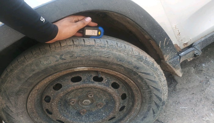 2016 Mahindra Kuv100 K4 PLUS D 6 STR, Diesel, Manual, 82,131 km, tyre