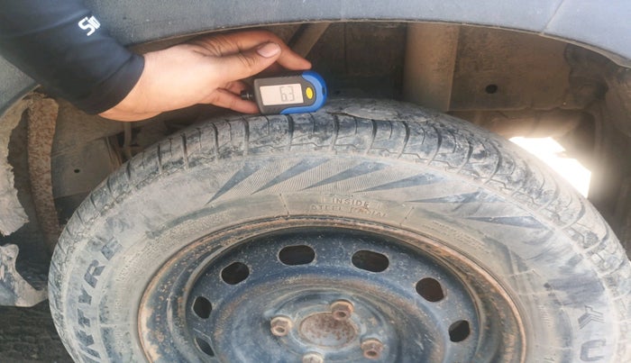 2016 Mahindra Kuv100 K4 PLUS D 6 STR, Diesel, Manual, 82,131 km, tyre