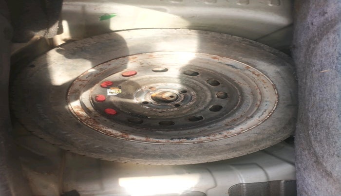 2016 Mahindra Kuv100 K4 PLUS D 6 STR, Diesel, Manual, 82,131 km, tyre