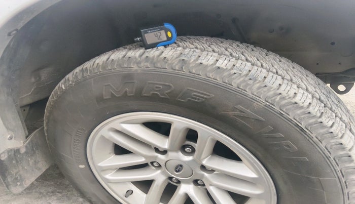 2011 Ford Endeavour 2.5L 4X2 MT, Diesel, Manual, 1,69,305 km, tyre