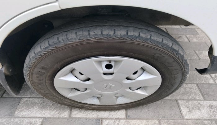 2024 Maruti Eeco 5 STR AC CNG, CNG, Manual, 19,535 km, tyre