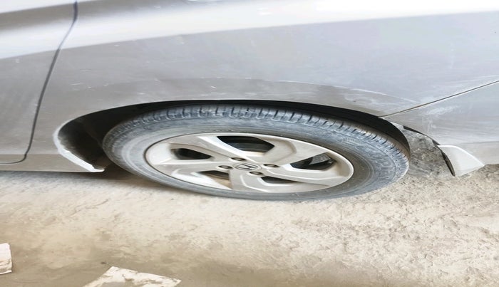 2015 Honda City 1.5L I-VTEC V MT, Petrol, Manual, 1,22,492 km, tyre