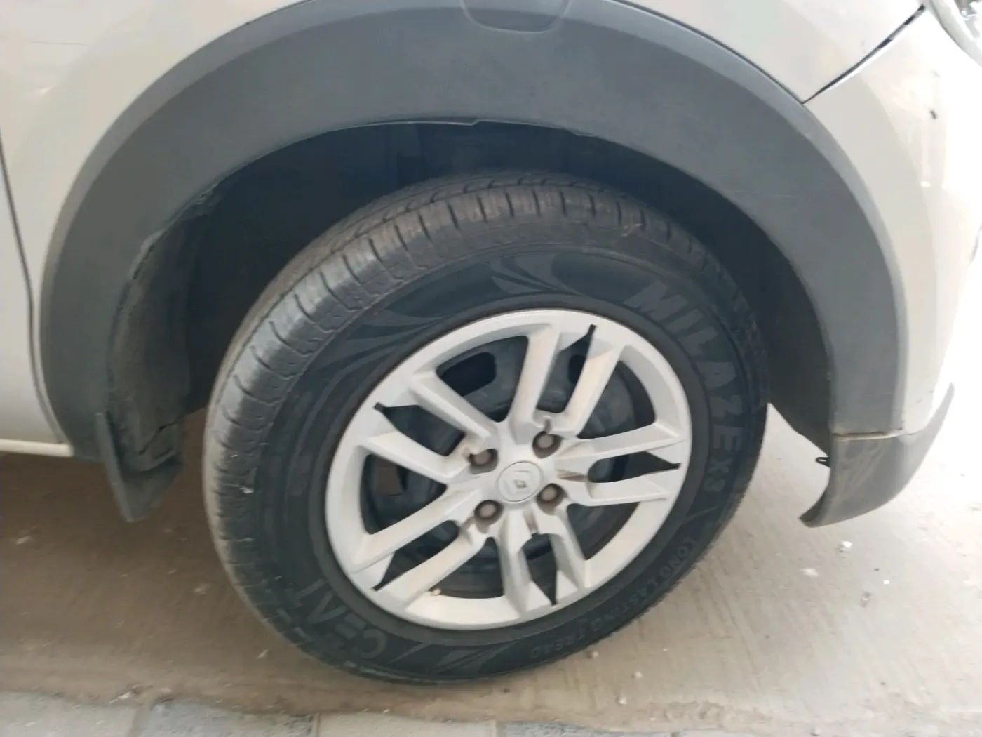 2022 Renault TRIBER RXT, Petrol, Manual, 51,503 km, tyre
