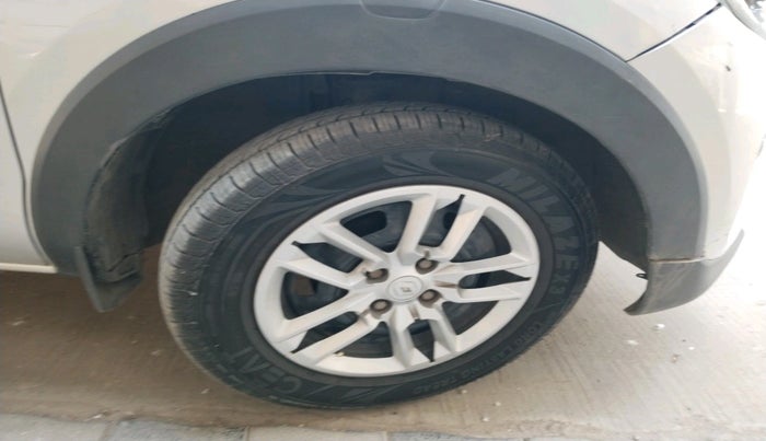 2022 Renault TRIBER RXT, Petrol, Manual, 51,503 km, tyre