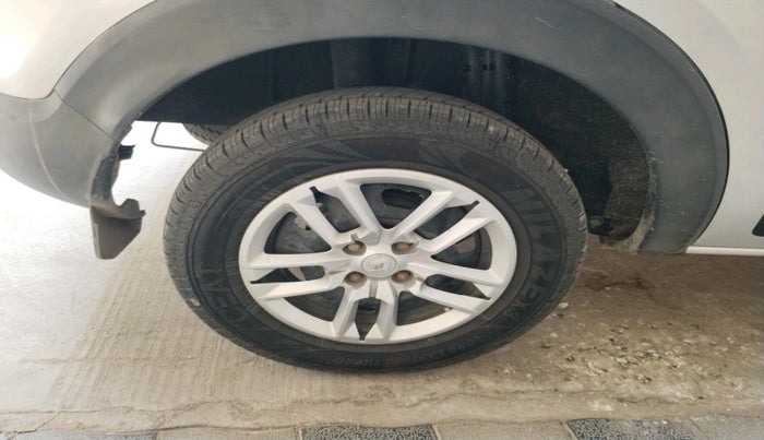 2022 Renault TRIBER RXT, Petrol, Manual, 51,503 km, tyre