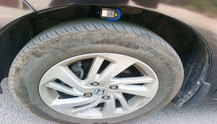 2015 Honda Jazz 1.2L I-VTEC V AT, Petrol, Automatic, 69,397 km, tyre