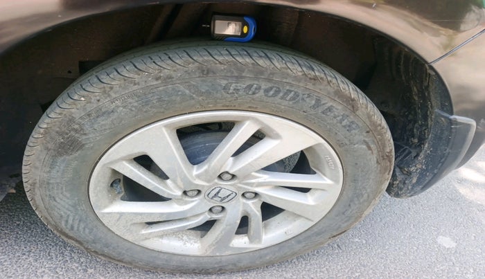 2015 Honda Jazz 1.2L I-VTEC V AT, Petrol, Automatic, 69,397 km, tyre