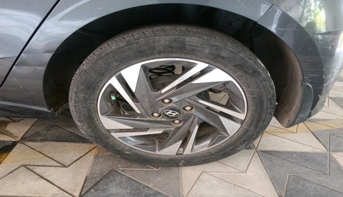 2021 Hyundai NEW I20 ASTA (O) 1.2 MT, Petrol, Manual, 71,985 km, tyre