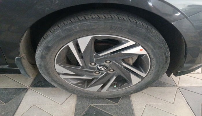 2021 Hyundai NEW I20 ASTA (O) 1.2 MT, Petrol, Manual, 71,985 km, tyre