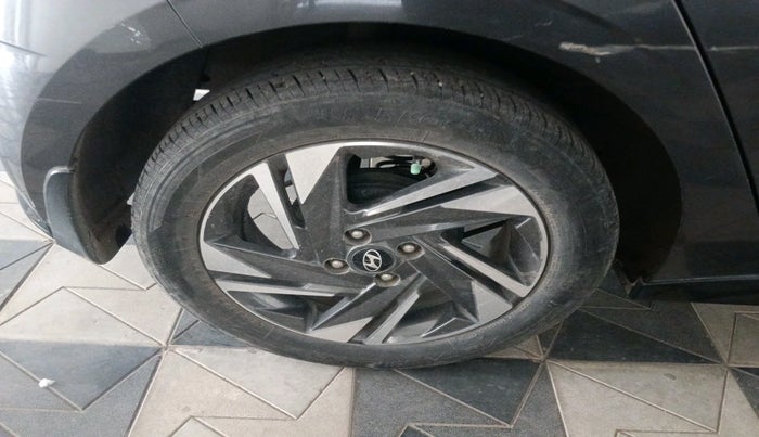 2021 Hyundai NEW I20 ASTA (O) 1.2 MT, Petrol, Manual, 71,985 km, tyre