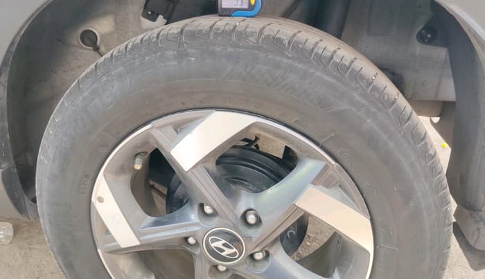 2021 Hyundai VENUE SX 1.0 TURBO, Petrol, Manual, 86,565 km, tyre