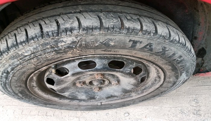 2011 Ford Figo ZXI 1.4 DIESEL, Diesel, Manual, 1,73,256 km, tyre