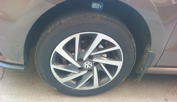 2016 Volkswagen Polo COMFORTLINE 1.2L, Petrol, Manual, 66,258 km, tyre