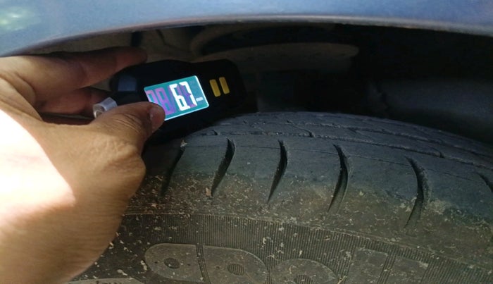 2014 Hyundai Xcent S (O) 1.2, Petrol, Manual, 1,64,901 km, tyre