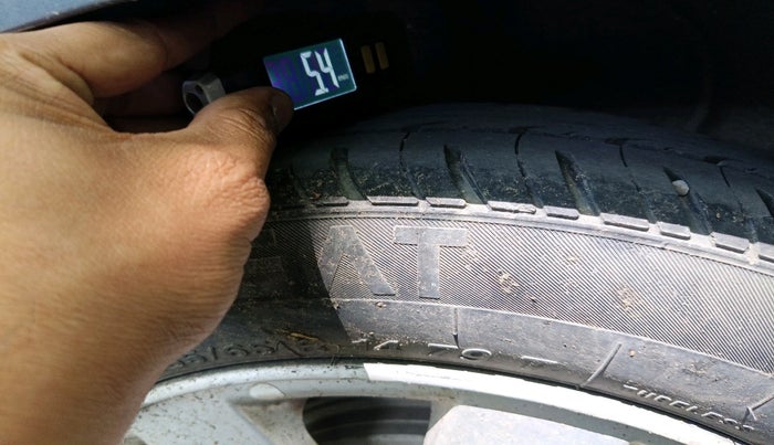 2014 Hyundai Xcent S (O) 1.2, Petrol, Manual, 1,64,901 km, tyre