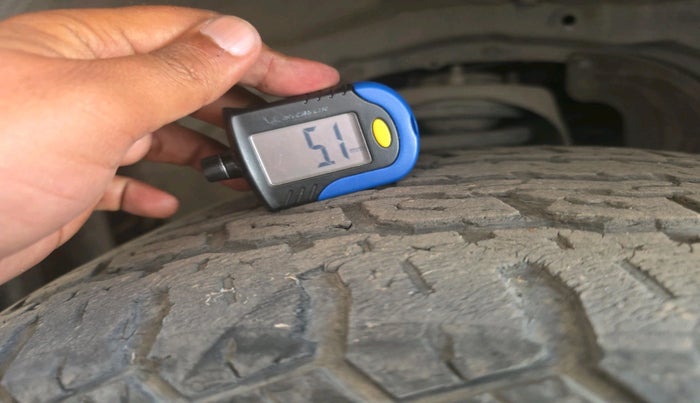 2015 Mitsubishi Pajero Sport 2.5 AT 4X2, Diesel, Automatic, 1,93,369 km, tyre