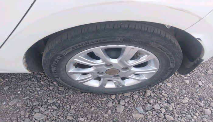 2017 Tata Tiago XZA PETROL, Petrol, Automatic, 95,512 km, tyre