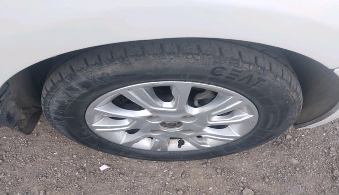 2017 Tata Tiago XZA PETROL, Petrol, Automatic, 95,512 km, tyre