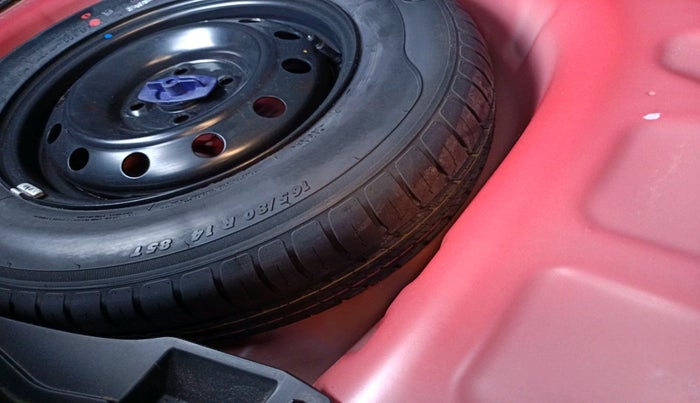 2019 Maruti Swift VXI AMT, Petrol, Automatic, 33,133 km, tyre