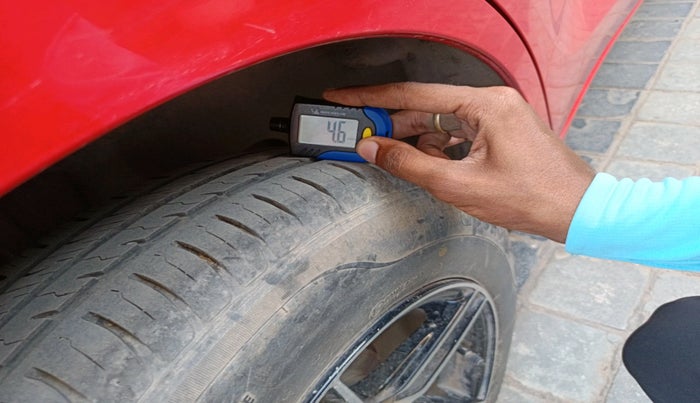 2019 Maruti Swift VXI AMT, Petrol, Automatic, 33,133 km, tyre