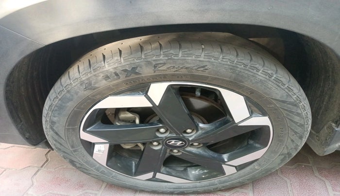 2023 Hyundai ALCAZAR PLATINUM(O) 6STR 1.5 AT, Diesel, Automatic, 18,092 km, tyre