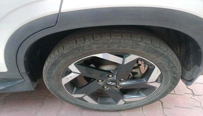 2023 Hyundai ALCAZAR PLATINUM(O) 6STR 1.5 AT, Diesel, Automatic, 18,092 km, tyre