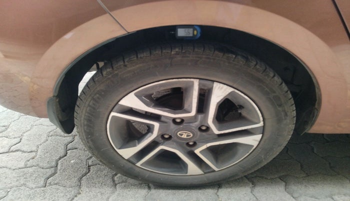 2017 Tata TIGOR XZ (O) PETROL, Petrol, Manual, 61,715 km, tyre