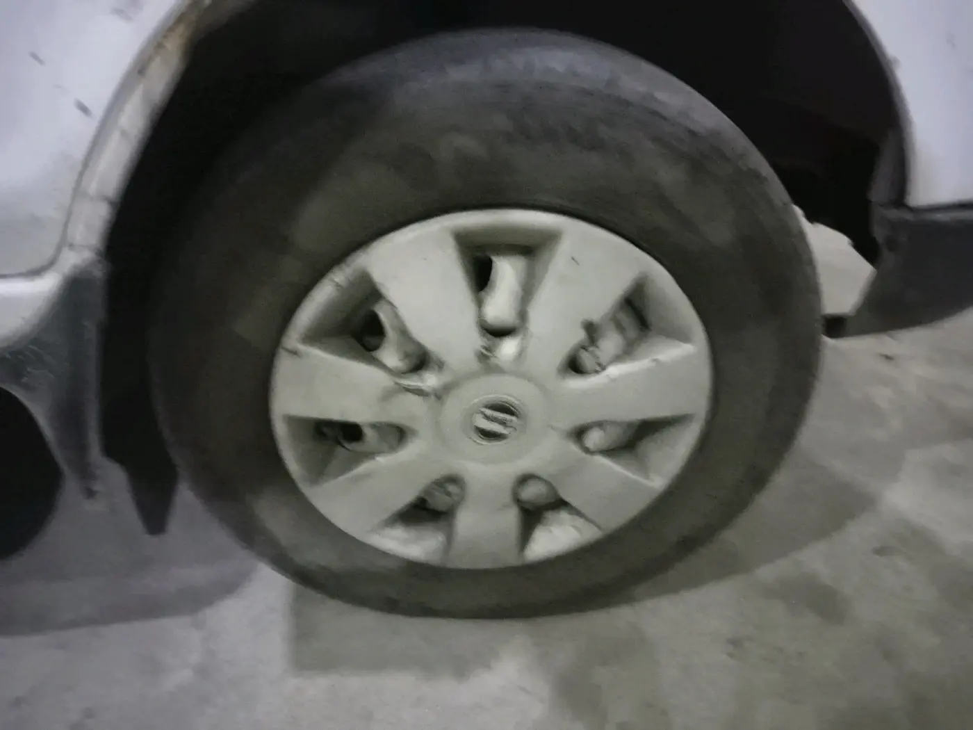 2015 Maruti Eeco 5 STR WITH A/C+HTR, CNG, Manual, 1,21,891 km, tyre