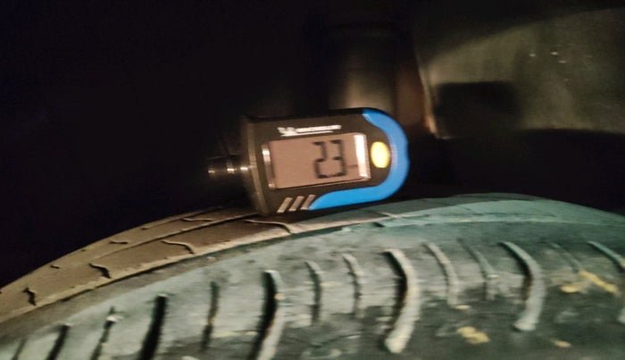 2021 Maruti Swift ZXI PLUS, Petrol, Manual, 80,218 km, tyre