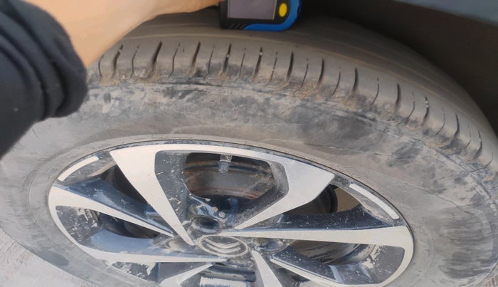 2023 CITROEN C3 SHINE 1.2 DUAL TONE , Petrol, Manual, 62,407 km, tyre