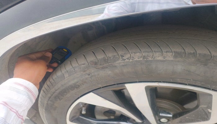 2024 MG HECTOR PLUS SHARP PRO 1.5 TURBO MT 7 STR, Petrol, Manual, 20,709 km, tyre