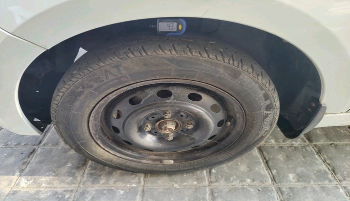 2017 Tata TIGOR XT PETROL, CNG, Manual, 1,61,842 km, tyre