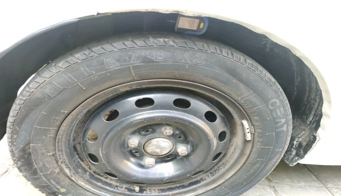 2017 Tata TIGOR XT PETROL, CNG, Manual, 1,61,842 km, tyre