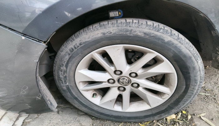 2017 Toyota Innova Crysta 2.4 ZX 7 STR, Diesel, Manual, 73,438 km, tyre