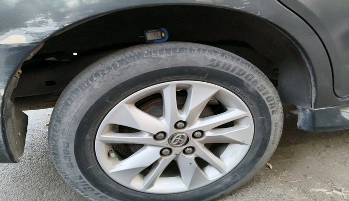 2017 Toyota Innova Crysta 2.4 ZX 7 STR, Diesel, Manual, 73,438 km, tyre