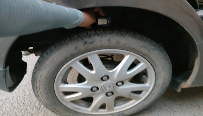 2013 Honda Brio VX AT, Petrol, Automatic, 91,519 km, tyre