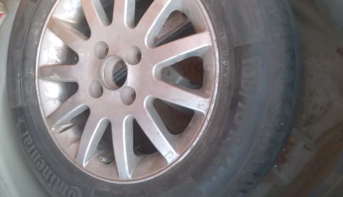 2013 Maruti Swift Dzire VDI, Diesel, Manual, 1,27,777 km, tyre
