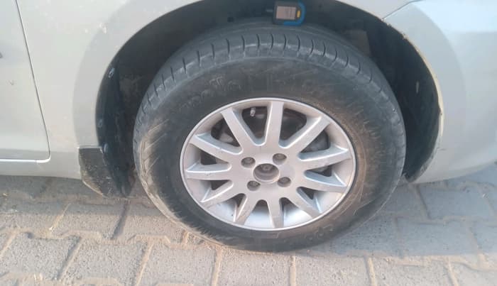 2013 Maruti Swift Dzire VDI, Diesel, Manual, 1,27,777 km, tyre
