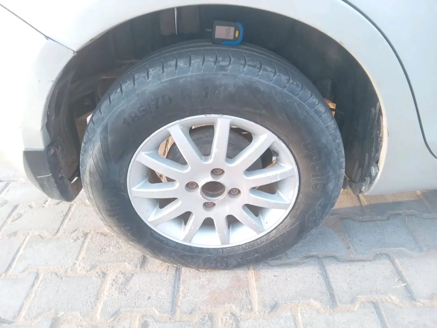 2013 Maruti Swift Dzire VDI, Diesel, Manual, 1,27,777 km, tyre